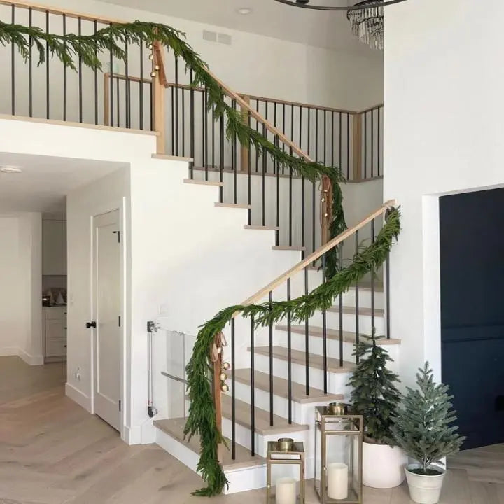 Christmas Garland | Needle-Free | Reusable Decoration | Sustainable